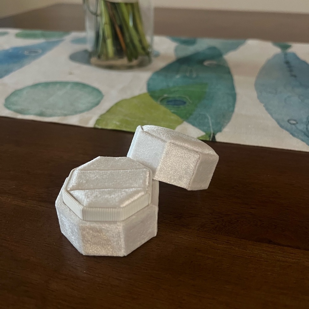 Elegant White Velvet Ring Box